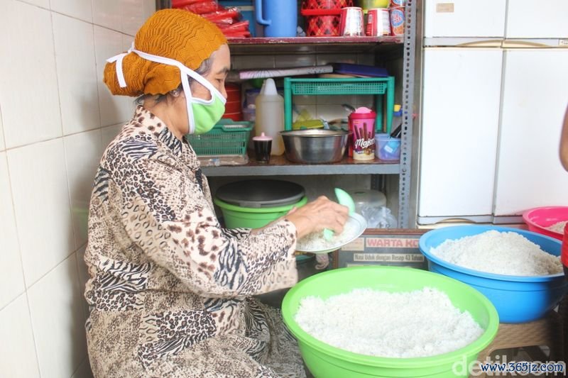 Nasi Uduk Bu Amah