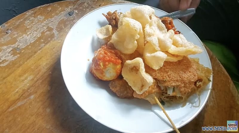 Nasi uduk dalam gang